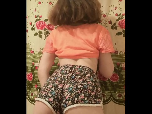 ❤️ Leanbh óg sexy ag baint dá shorts ar cheamara Porn crua uainn ga.xxxpornolive.ru ❌️