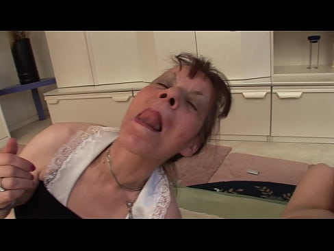 ❤️ Tá triúr ag beirt sheanmháthair agus seanathair amháin Porn crua uainn ga.xxxpornolive.ru ❌️