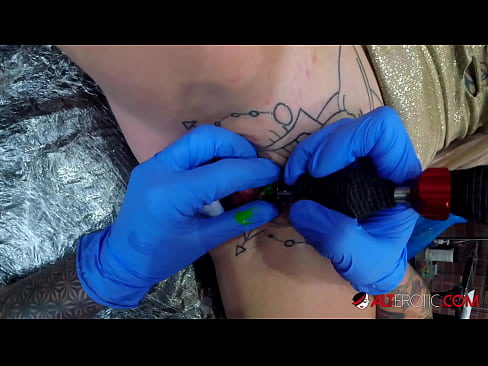 ❤️ An hottie thar a bheith tattooed Sully Savage fuair tattoo ar a clitoris Porn crua uainn ga.xxxpornolive.ru ❌️
